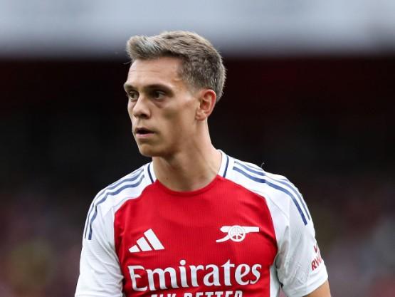 镜报：阿森纳需要先卖人才能买人；小蜜蜂、维拉有意特罗萨德